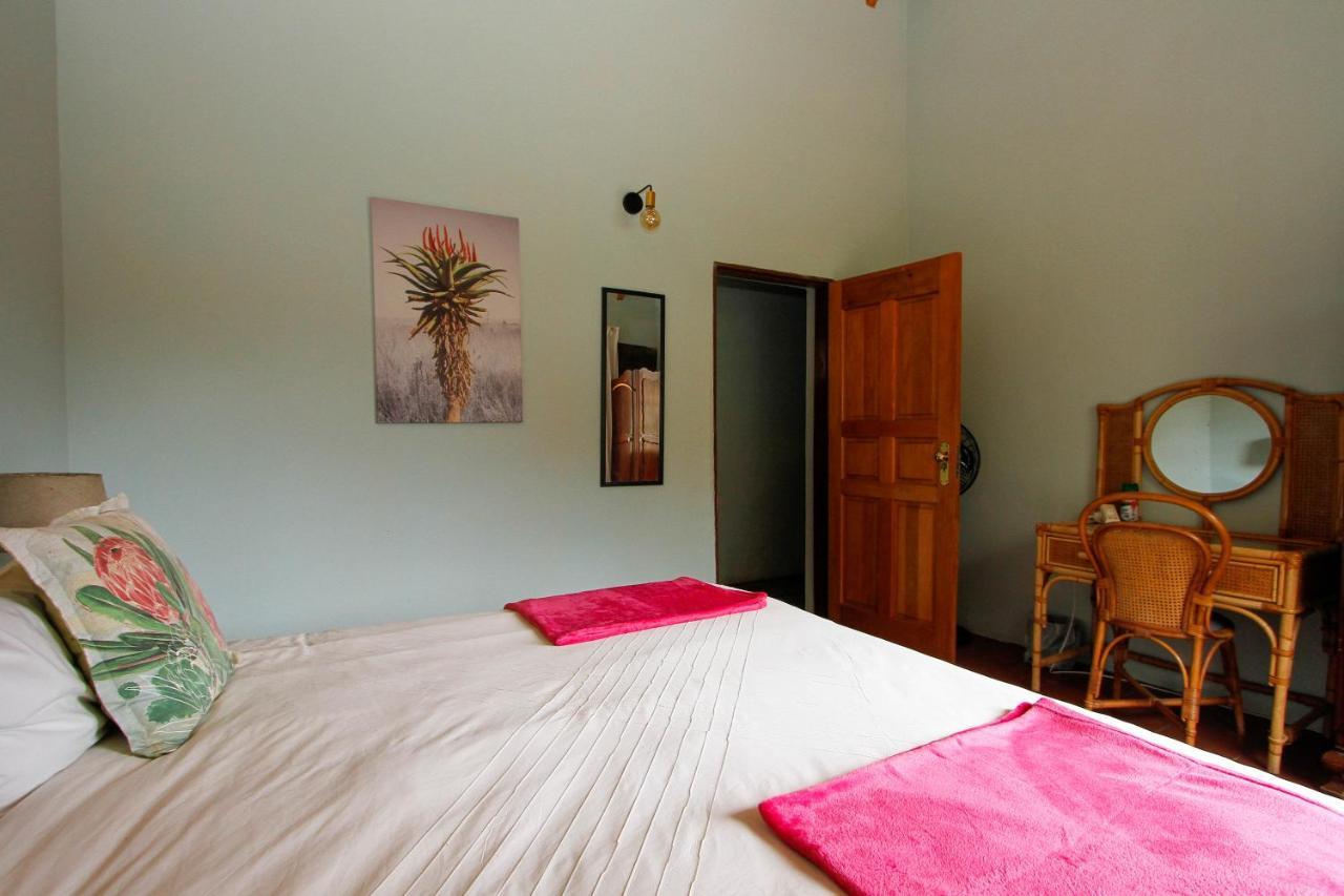 Spion Kop Lodge Уинтъртън Екстериор снимка