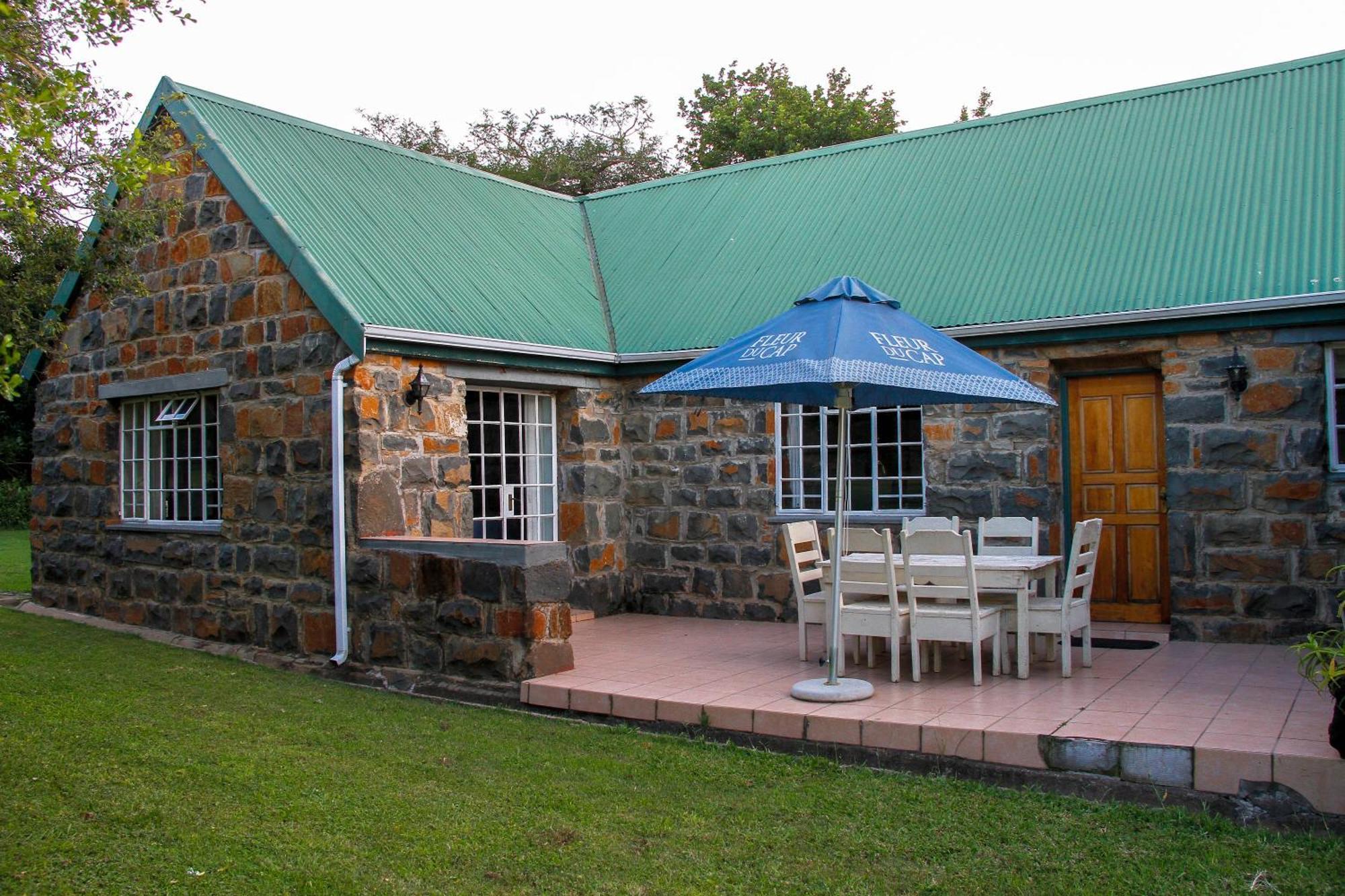 Spion Kop Lodge Уинтъртън Екстериор снимка